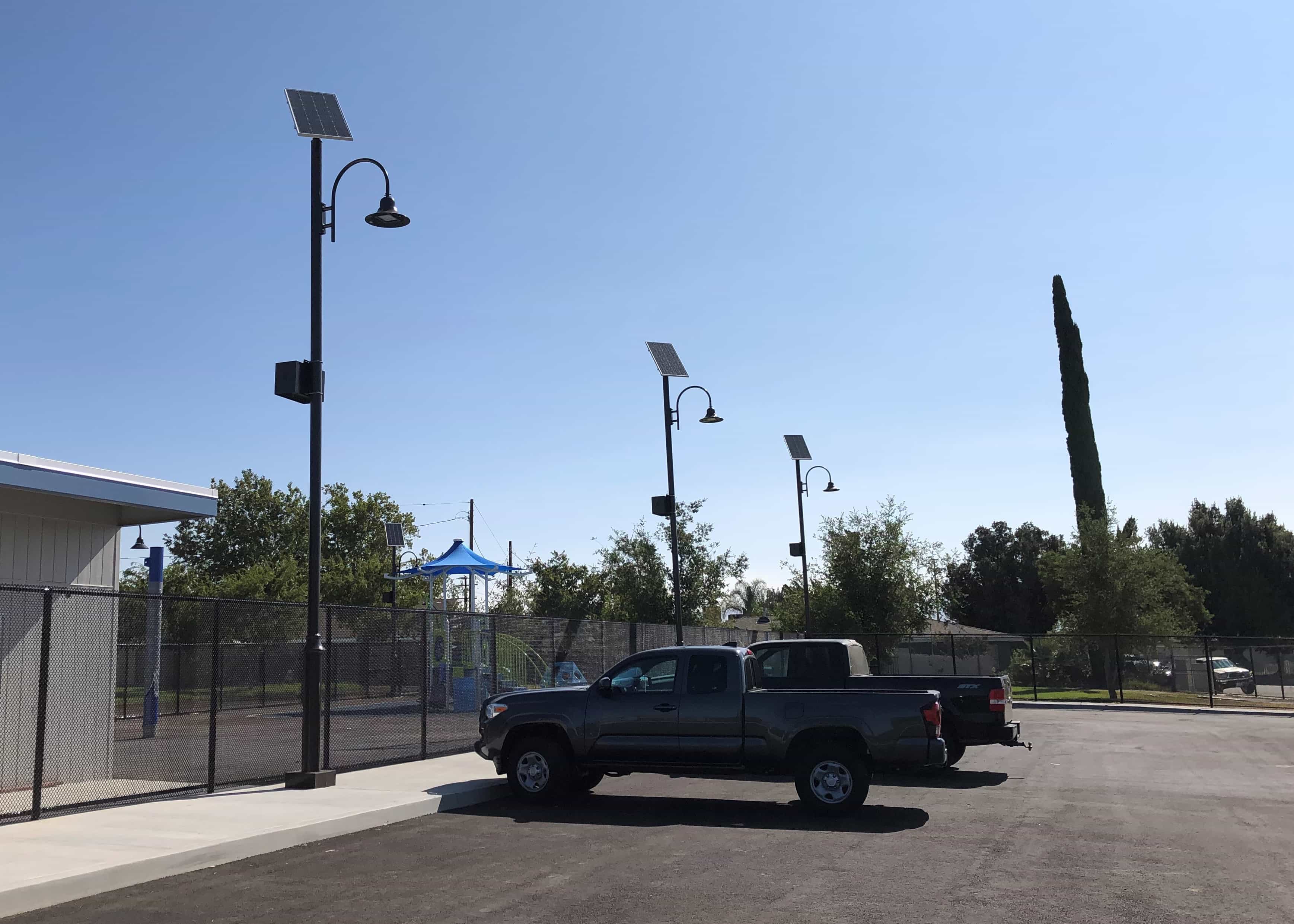 skyblue-mesa-elementary-gets-solar-parking-lot-lights